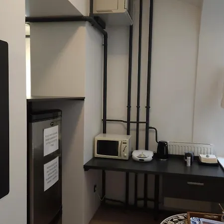 Auberge de jeunesse Adhoc *