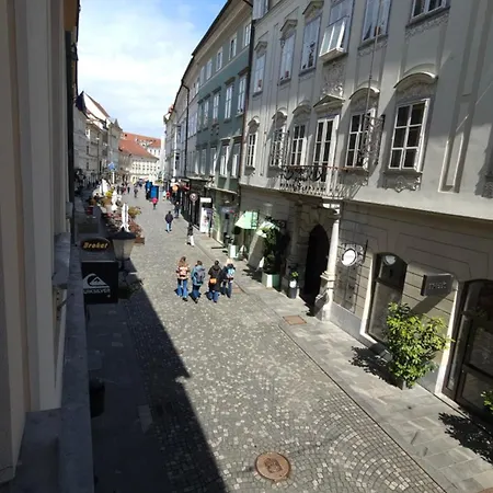 Hostel Adhoc Ljubljana