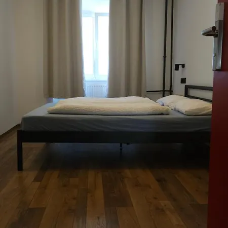 Adhoc Hostel Laibach