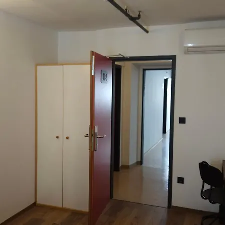 Adhoc Hostel