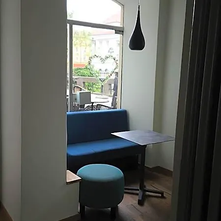 Adhoc Hostel *
