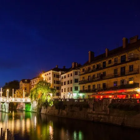 Hostel Adhoc Lublana