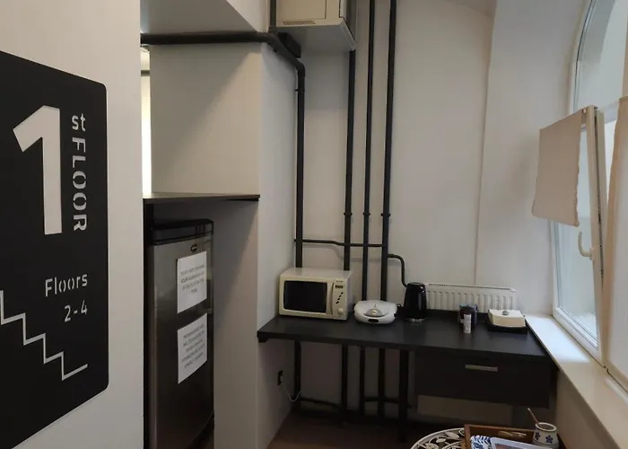 ホステル アドホック *